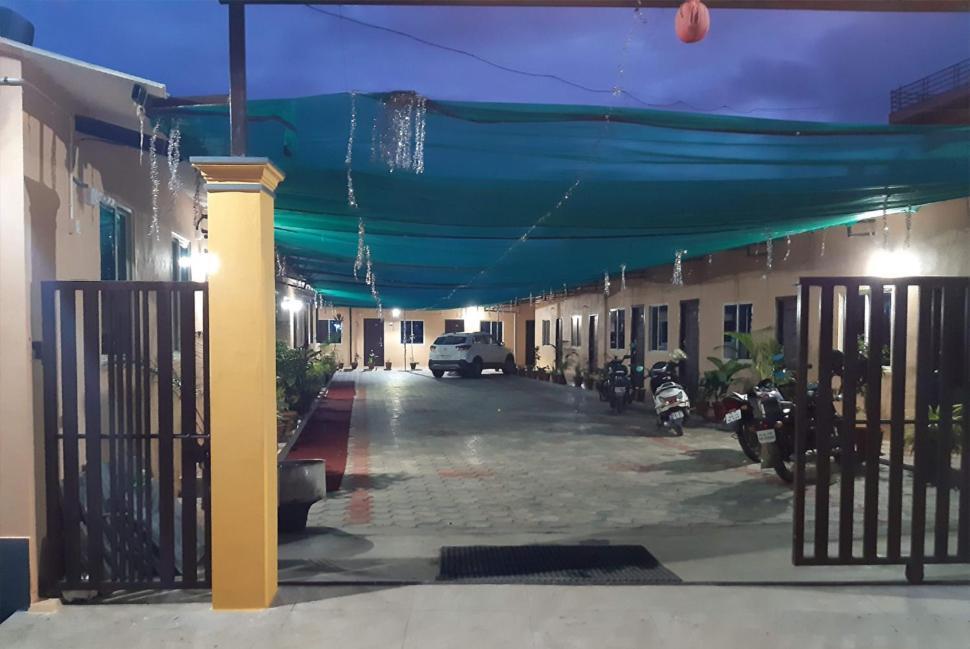 Sri Nandini Guest House Chikmagalūr エクステリア 写真